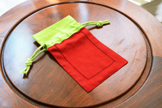 Hemstitch sachet bag, multi color, red & hot green top